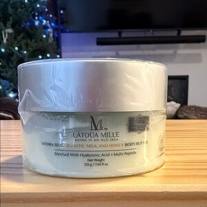 Hydra Silk Aromatic Milk and Honey Body Butter - White